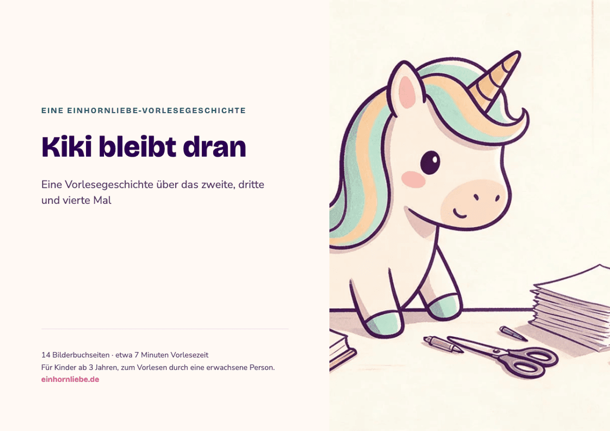 Titelseite des E-Books „Kiki bleibt dran": Kiki sitzt an ihrem Tisch am Fenster vor einem Stapel weißem Papier.